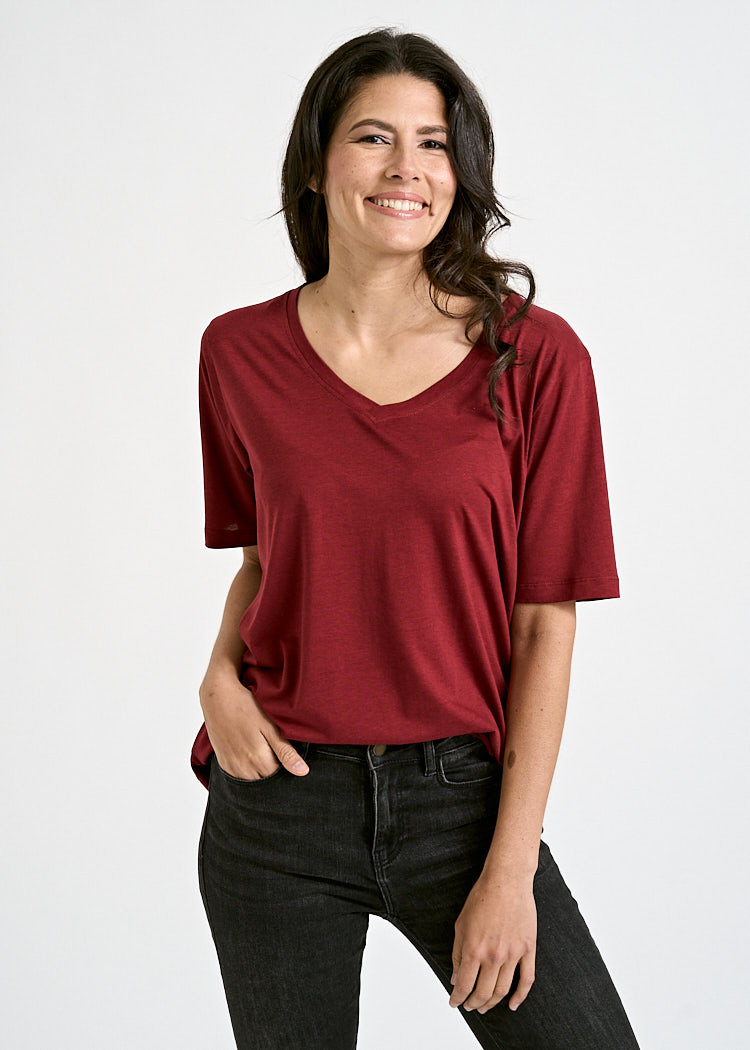 DAMEN WOODSHIRT V-AUSSCHNITT LOOSE LONGER MERLOT