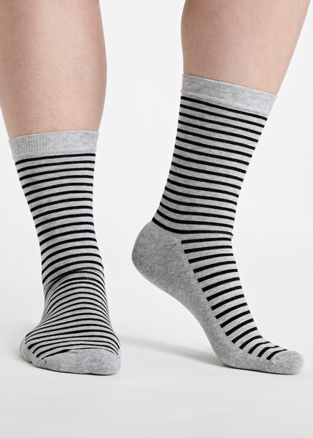 SOCKEN MIT STREIFEN LIGHT GRAY